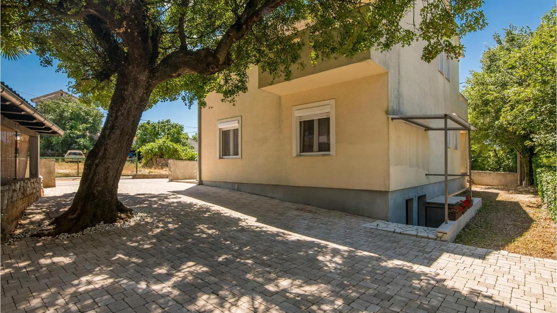 Cozy Apartment In Malinska Dubasnica With Wifi 0*,  Croatia