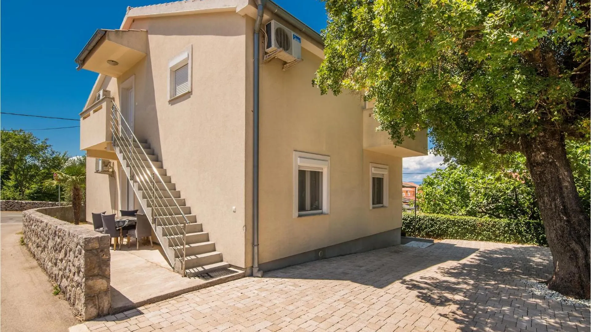 Cozy Apartment In Malinska Dubasnica With Wifi